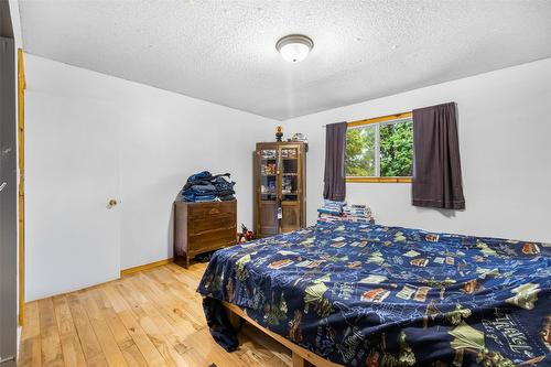285 Tadanac Boulevard, Kimberley, BC - Indoor Photo Showing Bedroom