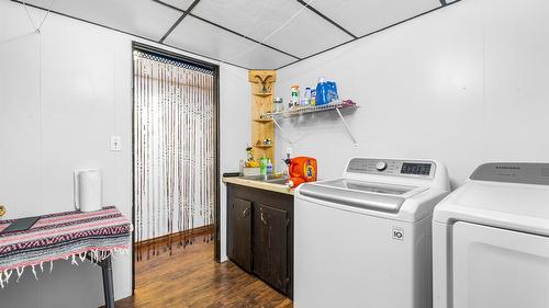 285 Tadanac Boulevard, Kimberley, BC - Indoor Photo Showing Laundry Room