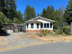 401 Conuma Dr Gold River, BC V0P 1G0