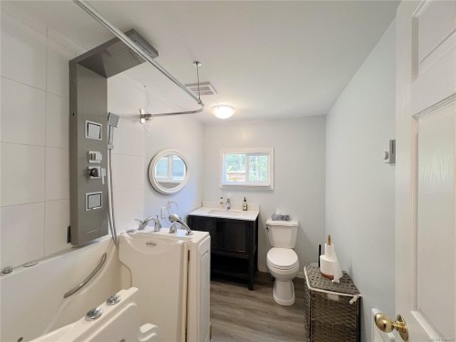 401 Conuma Dr, Gold River, BC 