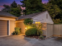 #6-735 Moss St Victoria, BC V8V 4N9