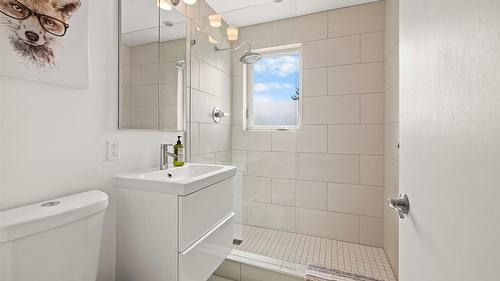 111 5Th Avenue, Kimberley, BC - Indoor Photo Showing Bathroom