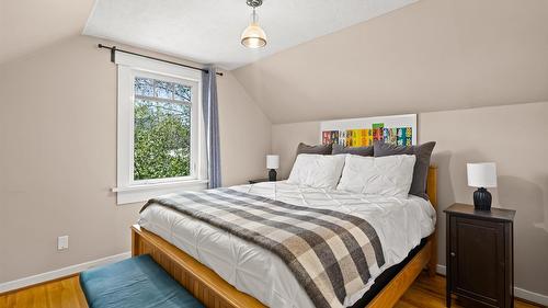 111 5Th Avenue, Kimberley, BC - Indoor Photo Showing Bedroom