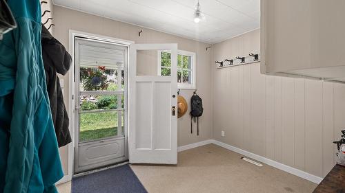 111 5Th Avenue, Kimberley, BC - Indoor Photo Showing Other Room