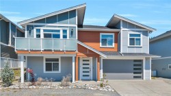267 Golden Oaks Cres Nanaimo, BC V9T 0K8