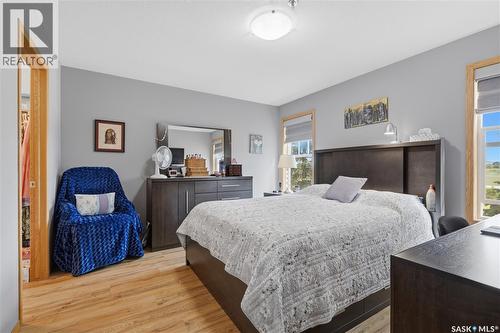205 100 5Th Avenue, Regina Beach, SK - Indoor Photo Showing Bedroom