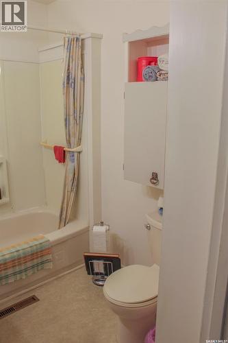 101 Cairns Avenue W, Melfort, SK - Indoor Photo Showing Bathroom