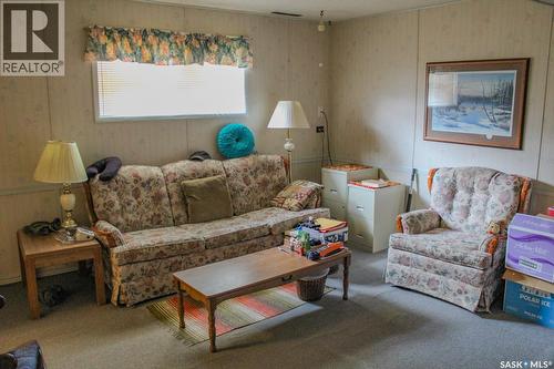 101 Cairns Avenue W, Melfort, SK - Indoor Photo Showing Living Room