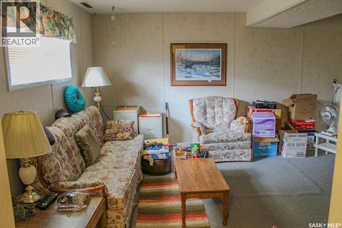 101 Cairns Avenue W, Melfort, SK - Indoor Photo Showing Living Room