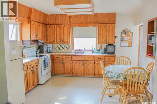 101 Cairns Avenue W, Melfort, SK - Indoor Photo Showing Kitchen With Double Sink