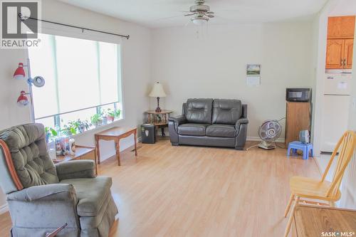 101 Cairns Avenue W, Melfort, SK - Indoor Photo Showing Living Room