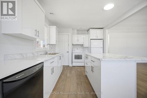 680 Raglan Street, Minto (Palmerston), ON - Indoor Photo Showing Kitchen