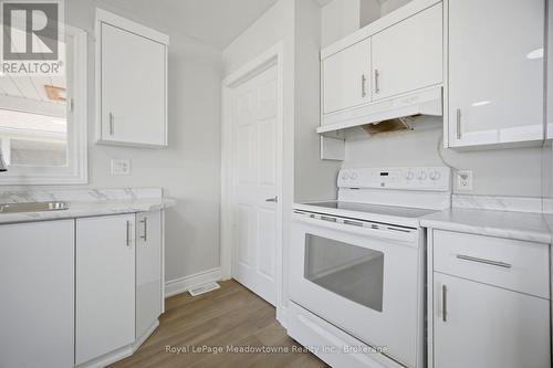 680 Raglan Street, Minto (Palmerston), ON - Indoor Photo Showing Kitchen