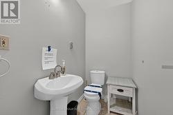 Main Floor (2) Bathroom 2pc - 