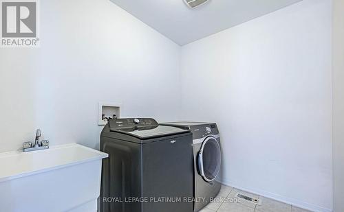 43 Arkwright Drive, Brampton, ON - Indoor Photo Showing Laundry Room
