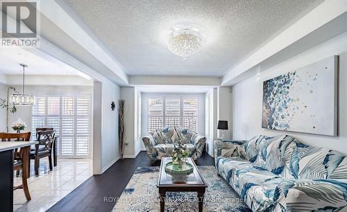 43 Arkwright Drive, Brampton, ON - Indoor Photo Showing Living Room
