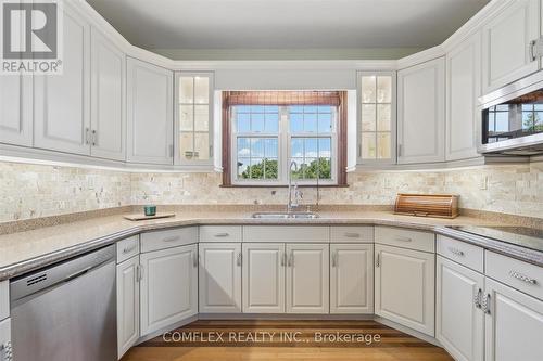 1150 Raglan Road E, Oshawa, ON - Indoor Photo Showing Kitchen