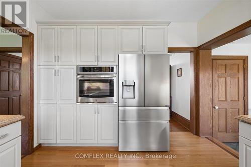 1150 Raglan Road E, Oshawa, ON - Indoor Photo Showing Kitchen