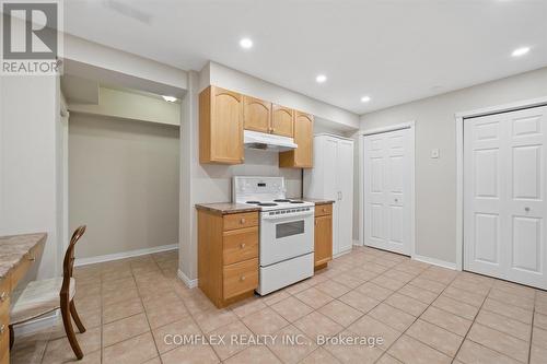 1150 Raglan Road E, Oshawa, ON - Indoor Photo Showing Kitchen