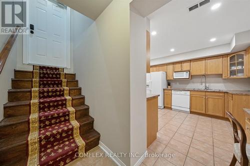 1150 Raglan Road E, Oshawa, ON - Indoor Photo Showing Kitchen With Double Sink