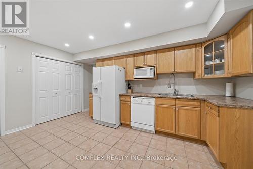 1150 Raglan Road E, Oshawa, ON - Indoor Photo Showing Kitchen With Double Sink