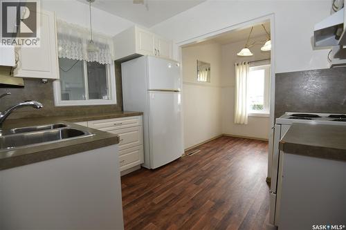 207 Pine Avenue, Nipawin, SK - Indoor Photo Showing Kitchen With Double Sink