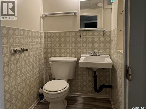 207 Pine Avenue, Nipawin, SK - Indoor Photo Showing Bathroom