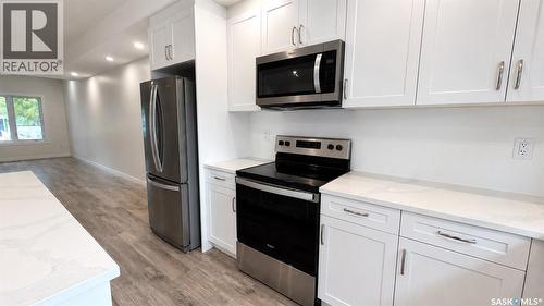 1220 D Avenue N, Saskatoon, SK - Indoor Photo Showing Kitchen