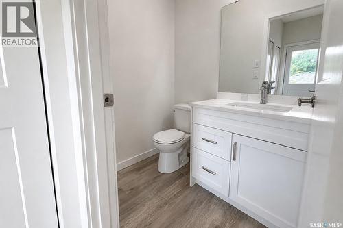 1220 D Avenue N, Saskatoon, SK - Indoor Photo Showing Bathroom