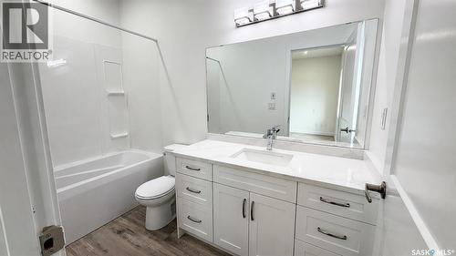 1220 D Avenue N, Saskatoon, SK - Indoor Photo Showing Bathroom