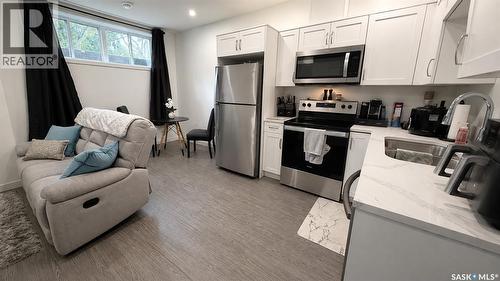 1220 D Avenue N, Saskatoon, SK - Indoor Photo Showing Kitchen
