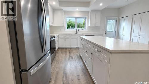 1220 D Avenue N, Saskatoon, SK - Indoor Photo Showing Kitchen With Upgraded Kitchen