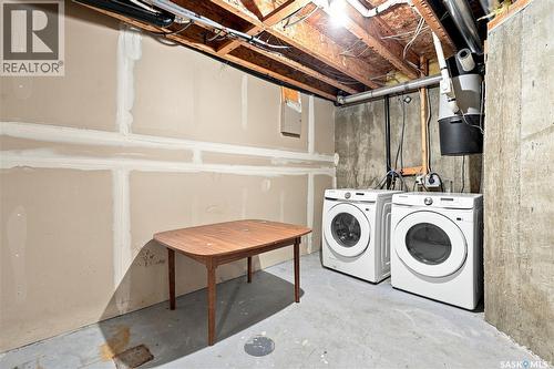 2 110 Keevil Crescent, Saskatoon, SK - Indoor Photo Showing Laundry Room