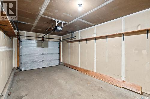 2 110 Keevil Crescent, Saskatoon, SK - Indoor Photo Showing Garage