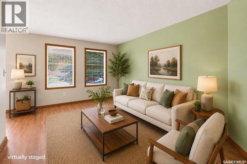 2 110 Keevil Crescent, Saskatoon, SK - Indoor Photo Showing Living Room
