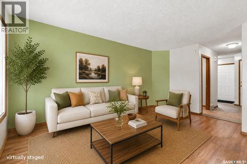2 110 Keevil Crescent, Saskatoon, SK - Indoor Photo Showing Living Room