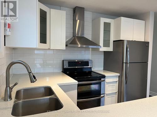 UPPER - 211 SILVERBIRCH DRIVE , Newmarket, Ontario L3Y 2Z6 2