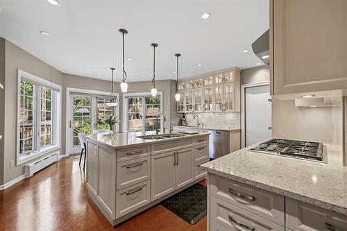 100 Waterloo St, Winnipeg, MB - Indoor Photo Showing Kitchen With Double Sink With Upgraded Kitchen