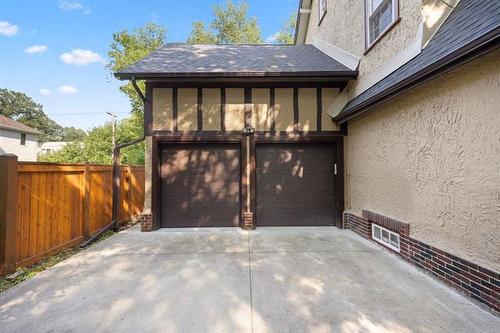 100 Waterloo St, Winnipeg, MB - Outdoor With Exterior
