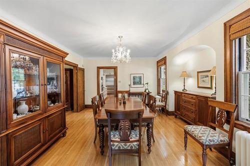 100 Waterloo St, Winnipeg, MB - Indoor Photo Showing Dining Room