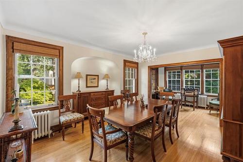 100 Waterloo St, Winnipeg, MB - Indoor Photo Showing Dining Room