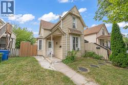 253 CURRY AVENUE Windsor, ON N9B 2B4
