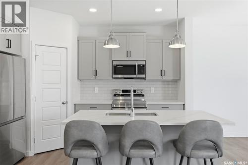 377 Germain Manor, Saskatoon, SK - Indoor Photo Showing Kitchen