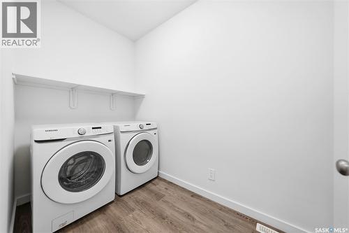 377 Germain Manor, Saskatoon, SK - Indoor Photo Showing Laundry Room