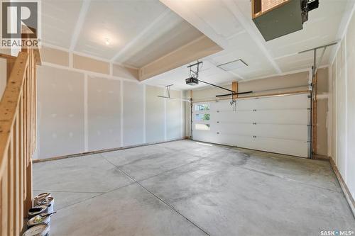 377 Germain Manor, Saskatoon, SK - Indoor Photo Showing Garage