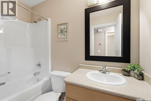 217 Isabella Street E, Saskatoon, SK - Indoor Photo Showing Bathroom