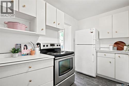 1117 Kilburn Avenue, Saskatoon, SK - Indoor Photo Showing Kitchen