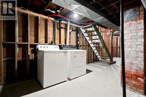 1117 Kilburn Avenue, Saskatoon, SK - Indoor Photo Showing Laundry Room