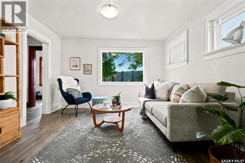 1117 Kilburn Avenue, Saskatoon, SK - Indoor Photo Showing Living Room