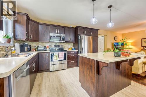 5600 Blackwell Sideroad Unit# 465, Sarnia, ON - Indoor Photo Showing Kitchen With Double Sink With Upgraded Kitchen